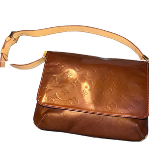 LOUIS VUITTON
Bronze Monogram Vernis Thompson Street Bag